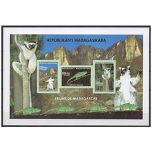 Madagascar 2002 Mi. 2590/2591/2592 Faune Lemur catta Lemurien animals S/S IMPERF