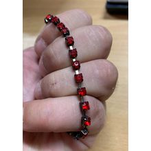 VINTAGE RED STONES BRACELET 4.31 GRAMS 8cm LONG (P3)