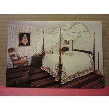 a bedroom, AMERICAN MUSEUM, CLAVERTON MANOR, BATH. SOMERSET unused postcard /