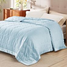Bedsure Summer down Alternative Blanket for Bed, Queen Size Lightweight Cooling