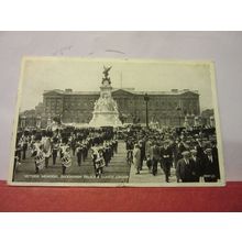 VICTORIA MEMORIAL & GUARDS, BUCKINGHAM PALACE, LONDON used postcard 1936 pm #