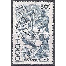 Togo 1947 Michel 196 Neuf ** Cote (2002) 0.50 € Préparation de l´huile de palme