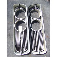 1972 PLYMOUTH FURY III GRILL OEM