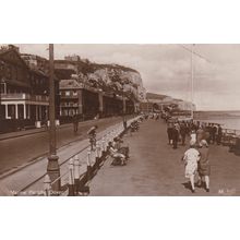 ED 178 DOVER - MARINE PARADE . RP POSTCARD