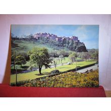 CASTLE FROM PRINCES STREET GARDENS, EDINBURGH SCOTLAND unused postcard 1983 pm =
