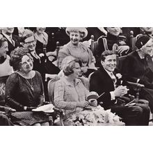 Princess Beatrix En De Heer Claus Von Amsberg RPC Postcard