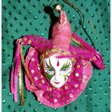 PORCELAIN DECORATIVE FACE COURT JESTER PINK /RED ORNAMENT