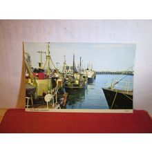 THE DOCKS, LOWESTOFT, SUFFOLK. unused postcard by E T W Dennis =