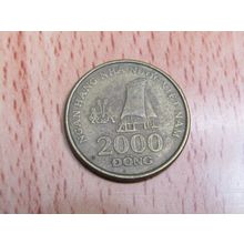 2003 Vietnam 2000 Dong Coin