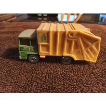 Old Vintage 1979 Matchbox Superfast Refuse Truck Green & Yellow # 36 Scale 1:64