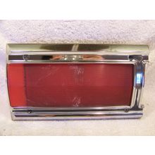 1971 PLYMOUTH CUSTOM SUBURBAN LH INNER TAILLIGHT LENS & HOUSING STATION WAGON