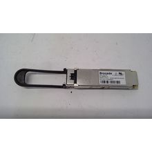 Brocade QSFP28 128G 57-1000351-01 4x32G SW(HD) Optical Transceiver