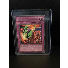 Destruction Punch - LON-085 - Rare - 1st Edition Labyrinth of Nightmare Yu-Gi-Oh