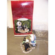 Hallmark Frosty Friends 1998 Eskimo & Penguins In Box