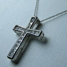 10K WHITE GOLD 16 DIAMOND CROSS PENDANT & 20" CHAIN 1/4TCW 2.5 grams