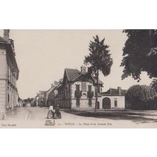 Voulx La Place Et La Grande Rue French Postcard