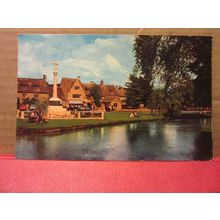 RIVER WINDRUSH, BOURTON-ON-THE-WATER, Glos. used postcard colourmaster c.1976 =