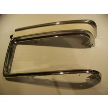 1975 1976 CADILLAC LH FRONT CORNERING LIGHT BEZEL OEM #1605270