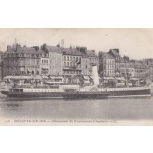 EC945 BOULOGNE SUR MER - PADDLE STEAMER LEAVING FOR ENGLAND . LL PRINTED POSTCAR