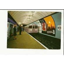 Railway SEVEN SISTERS UNDERGROUND STATION Postcard by Dixon (PTS 21498)