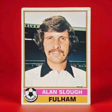 TOPPS FOOTBALL RED BACK 1977 #147 Alan Slough Fulham