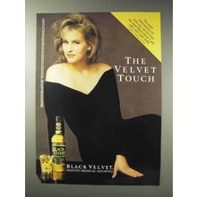 1992 Black Velvet Whisky Ad - The Velvet Touch
