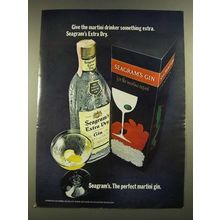 1971 Seagram's Extra Dry Gin Ad - Give the Martini Drinker