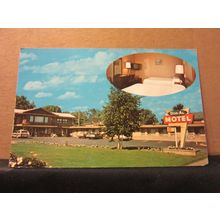DORAL MOTEL, SAULT SAINTE MARIE, MICHIGAN, USA. unused postcard =