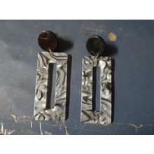 womens hanging earrings