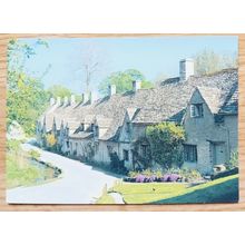 POSTCARD: BIBURY - ARLINGTON ROW: 1990's