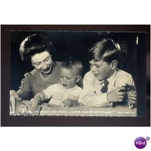 Royalty QUEEN ELIZABETH II & CHILDREN Postcard by Lansdowne (G.2)