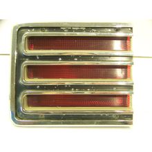 1967 CHRYSLER TOWN & COUNTRY RH INNER TAILLIGHT COMPLETE OEM