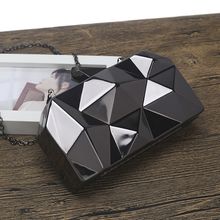 New Handheld Women's Bag Diamond Iron Box Banquet Bag Black
