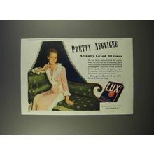 1946 Lux Soap Ad - Pretty Negligee Luxed 30 Times