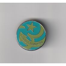 Girl Guide Metal Pin Badge - Challenge - Green Version - Used (BY329)