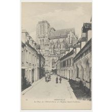 ABBEVILLE La Rue de l'Hôtel-Dieu et l'Eglise Saint-Vulfran France RPPC ND c1910