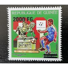 Guinée 2009 Mi. 6733 surchargé Football FIFA Italie 1990 Coupe du Monde WM