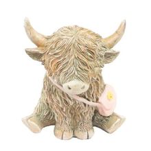 Happy Highland Cow Ornament Wearing a Pink Bag 10 CM Gift Home Decor