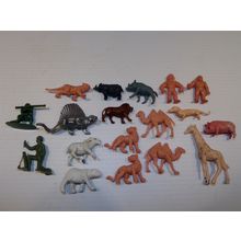 Plastic Toys MUSCLE Men, Jungle Zoo Safari Animals GI Joe Lot of 18 Hong Kong