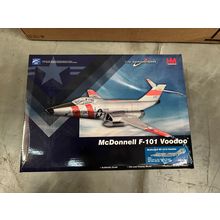 RF-101A VOODOO 45TH TRS TAIWAN 1960 - BOX DAMAGED - HOBBY MASTER HA9302 1/72