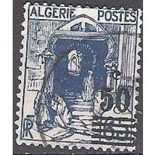 Algérie 1940 Michel 171 O Cote (2005) 0.30 € Rue dans la vielle ville