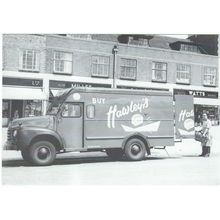 COMMERCIAL VAN BEDFORD DELIVERY VAN HAWLEYS BAKERY PUBLISHED 199O INC UK POST