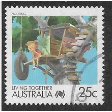 AUS 1988 25c 'LIVING TOGETHER - HOUSING' FINE USED (EBID67-159)