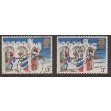 Sg945 3p MISSING COLOUR PINK ON FLOOR TILES FINE USED (BSC)