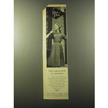 1960 Peck and Peck Fashion Ad - Soft approach to autumn