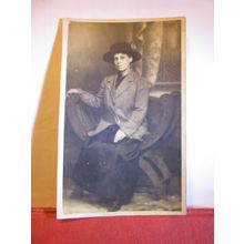 A WOMAN antique portrait photograph postcard by Coles Royal Studios, Peckham #