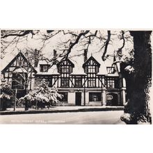 ED 96 CHINGFORD - ROYAL FOREST HOTEL. SNOW SCENE . RP POSTCARD