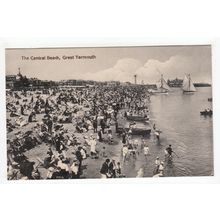 The Central Beach Great Yarmouth Postcard RP Norfolk GT 7012