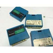 LOT 4 HONEYWELL dynamic SELF-CHECK RECTIFICATION FLAME AMPLIFIER R7847C1005,BW