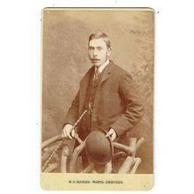 Victorian cdv photo man holding bowler hat Croydon photographer
